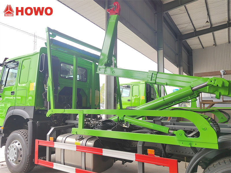 HOWO hook lift truck with cover device