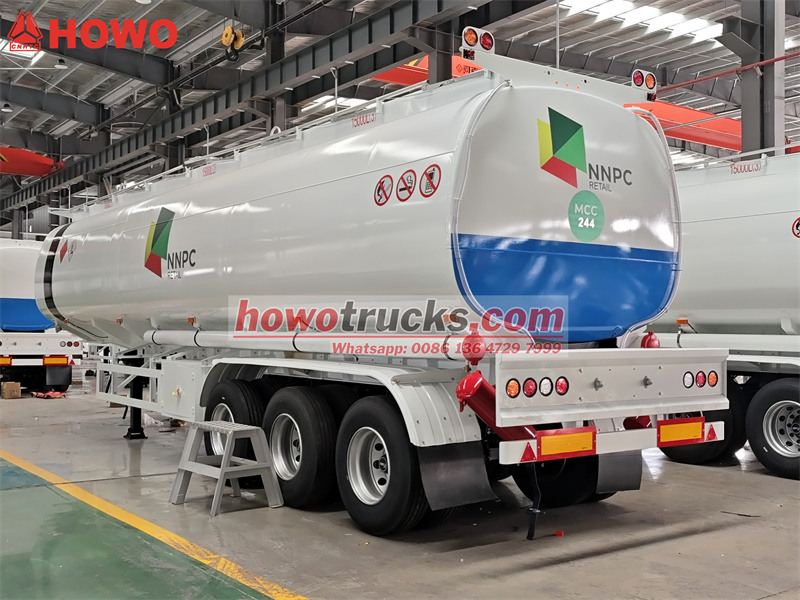 New 3-axle 40000L fuel tank trailer