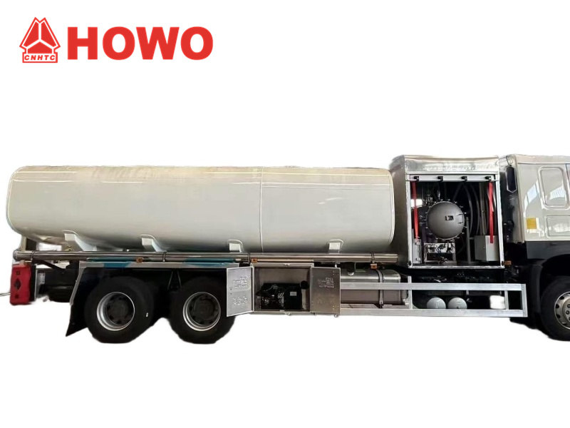 HOWO JET A aircraft fuel truck