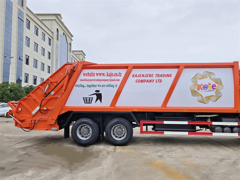 Howo garbage compactor truck