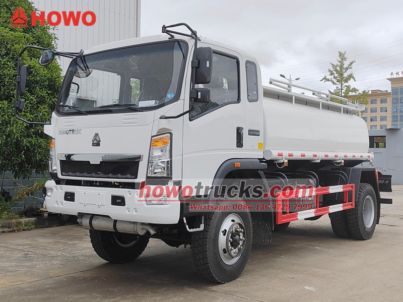 HOWO 4×4 off-road oil tank truck