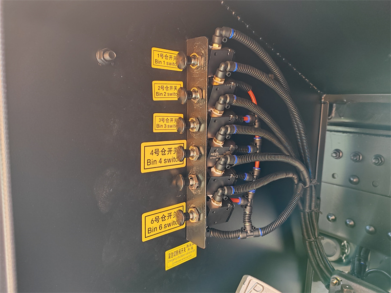 HOWO 25000 liters refined fuel delivery truck