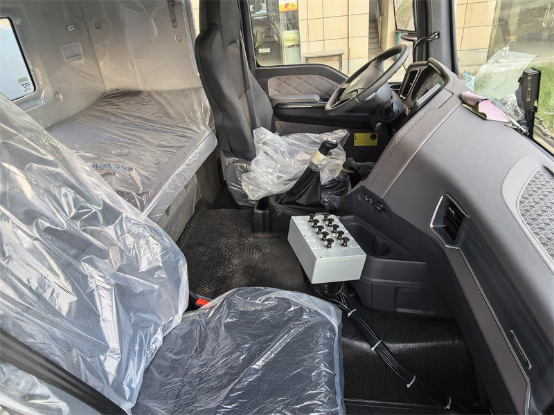 HOWO TX water spray truck