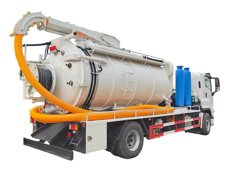 Rear view of HOWO offroad sludge jetter truck