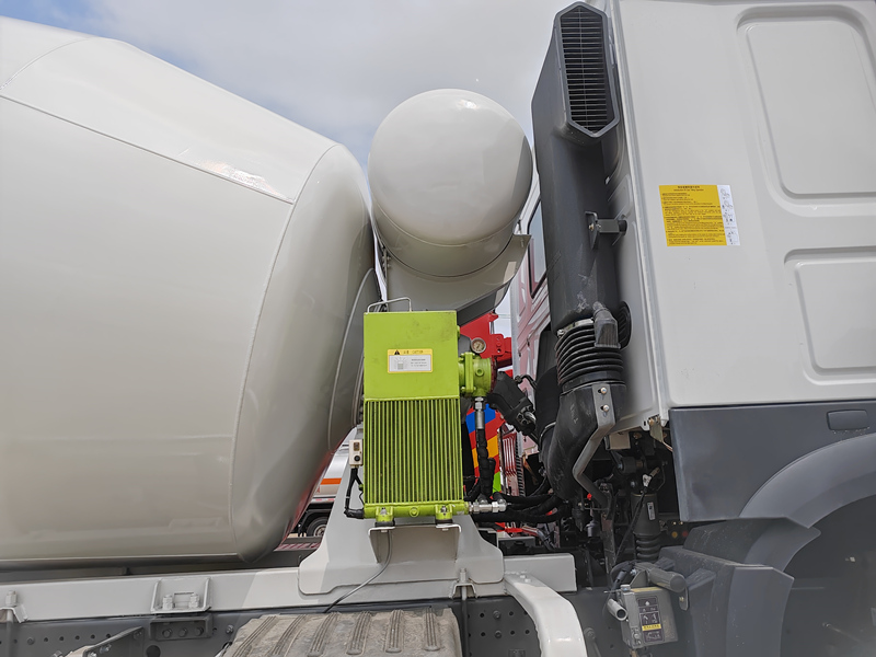 Radiator, reducer, hydraulic motor, water tank