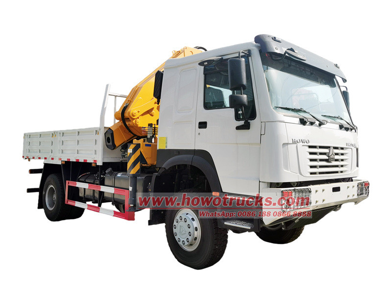 HOWO 4WD off-road crane truck