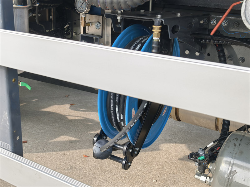 HOWO road sweeper truck