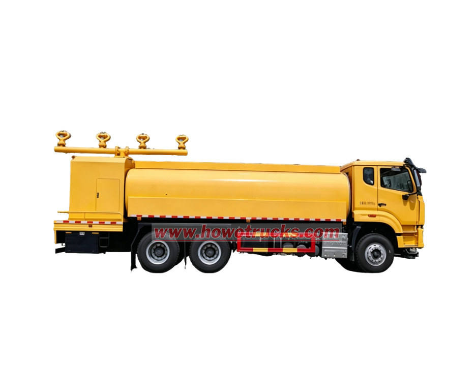 HOWO 6x4 heavy water tank truck