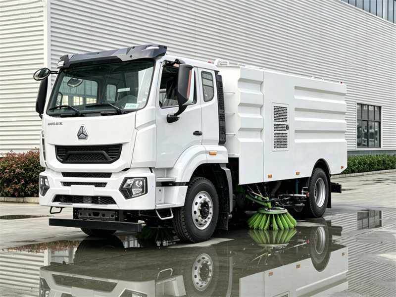 HOWO vacuum sweeper truck HOWO vacuum sweeper truck