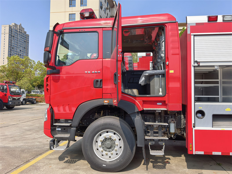 HOWO heavy duty fire truck